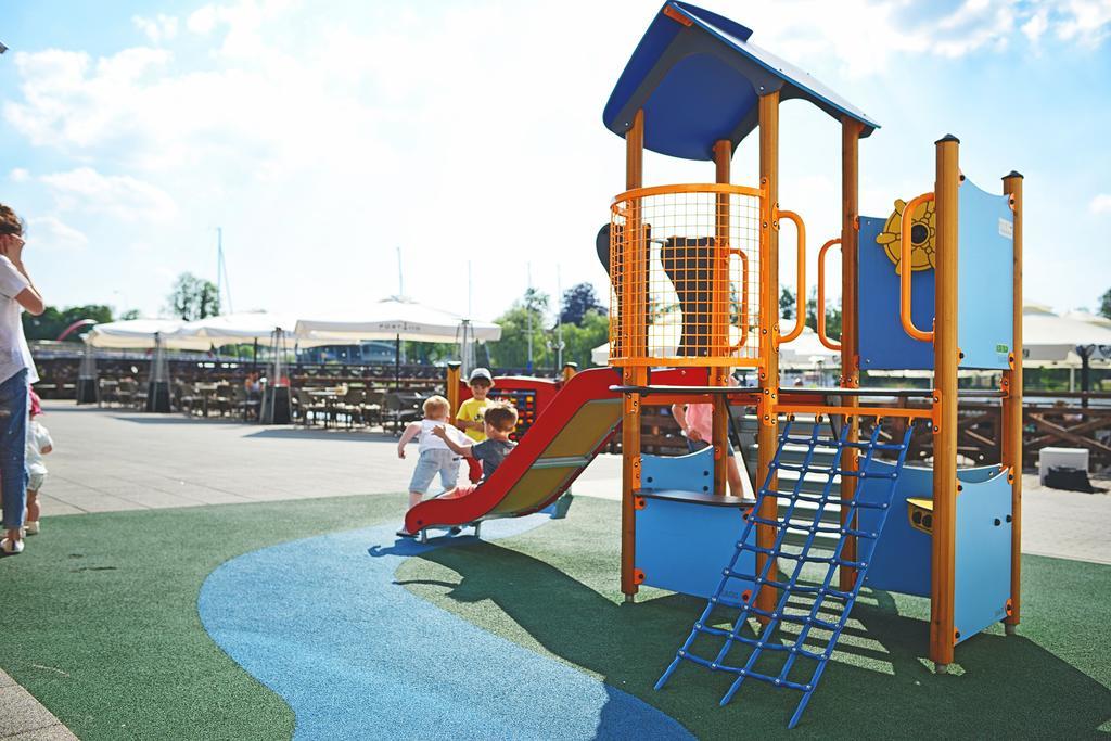 Hotel Port 110 ايوافا المظهر الخارجي الصورة